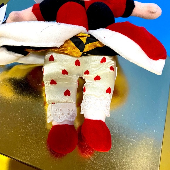 DISNEY EXCLUSIVE NWT VTG 90s ALICE IN WONDERLAND QUEEN OF HEARTS SOUND BEAN BAG - Picture 8 of 14